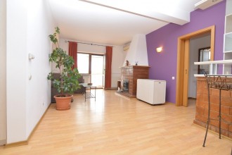 Vanzare Apartament 3 camere-Dacia - Gradina Icoanei